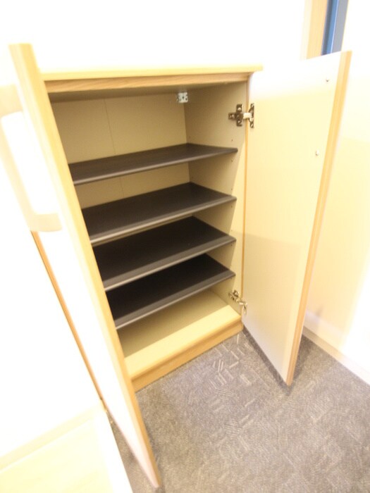 物件内観写真18　(靴箱)