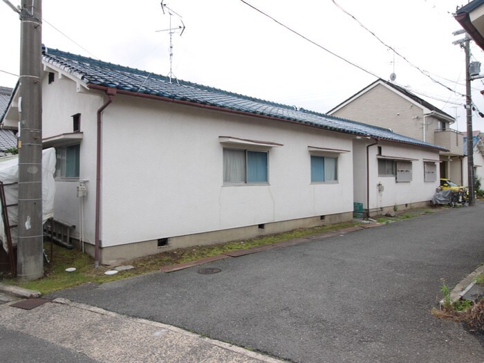 物件外観写真2　(駐車場)