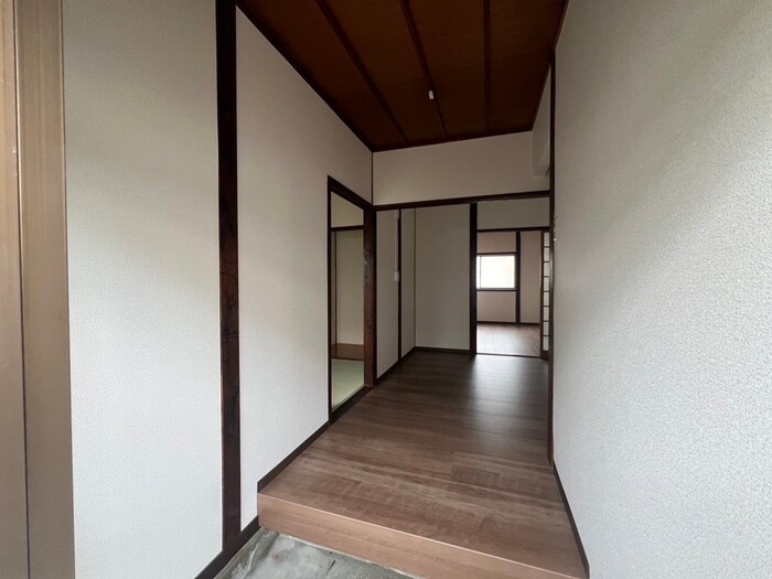 物件内観写真17　(廊下)