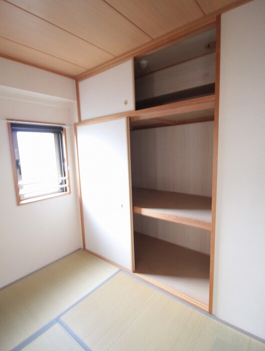 物件内観写真16　(収納)