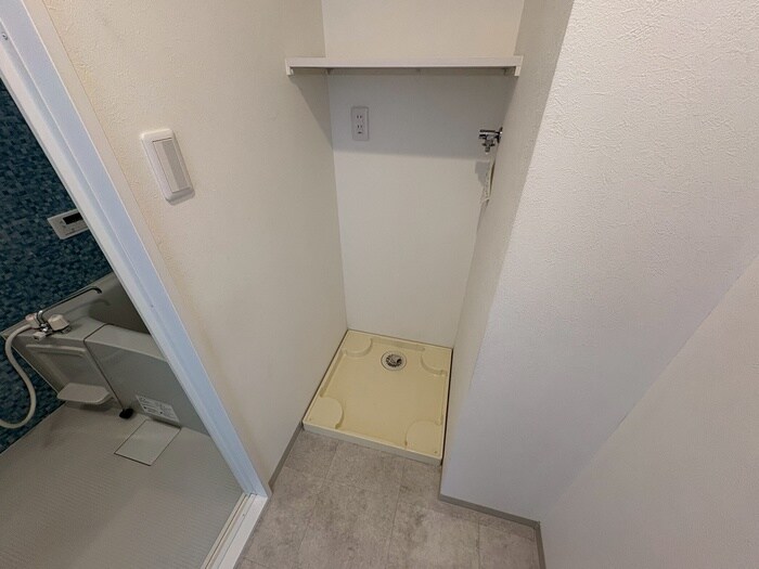 物件内観写真18　(洗濯機置場)