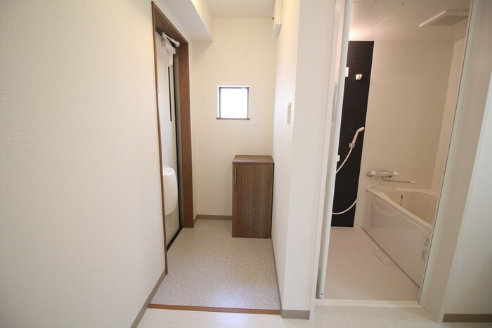 物件内観写真15　(玄関)