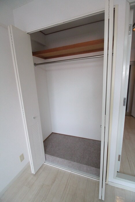 物件内観写真15　(収納)