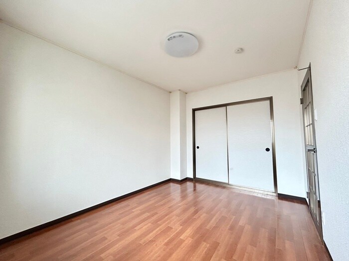 物件内観写真9　(居室)