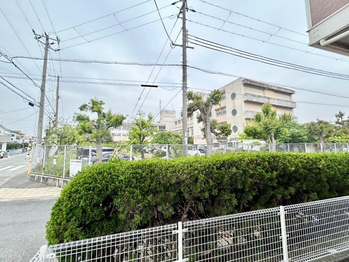 物件内観写真18　(室内からの展望)