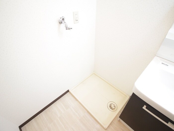 物件内観写真14　(洗濯機置場)