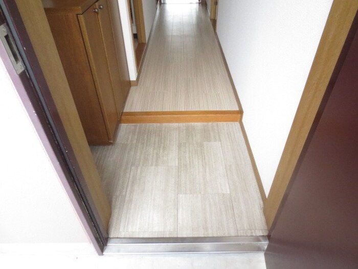 物件内観写真15　(玄関)