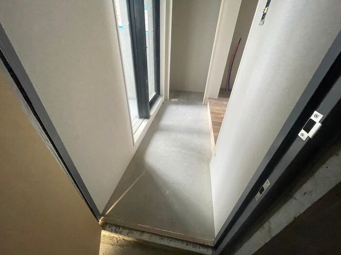 物件内観写真12　(玄関)