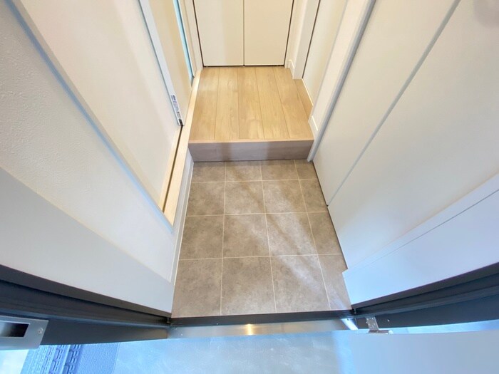 物件内観写真18　(玄関)