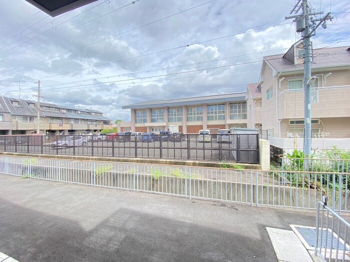 物件内観写真22　(室内からの展望)