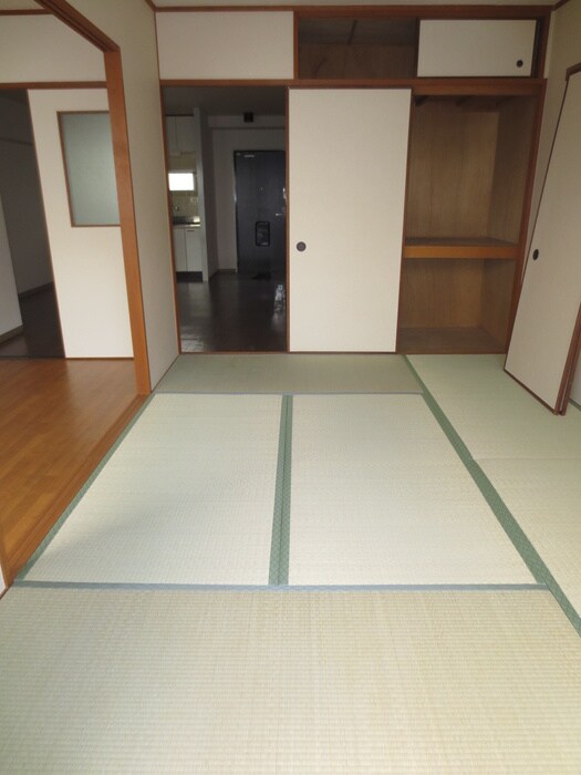 物件内観写真8　(居室)