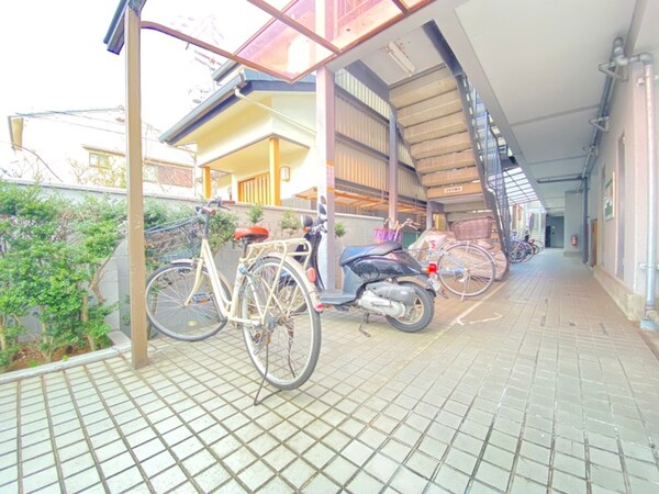 バイク置き場