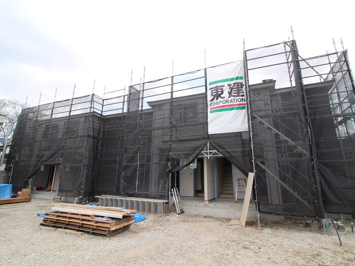 物件外観写真1　(建築中)