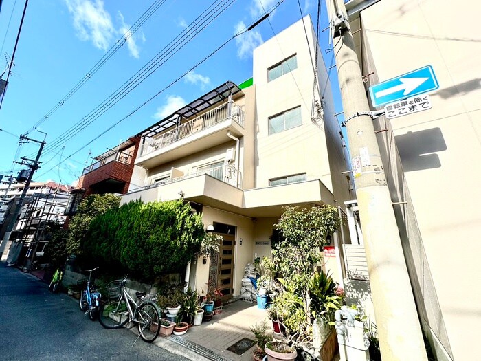 野村マンションの外観写真