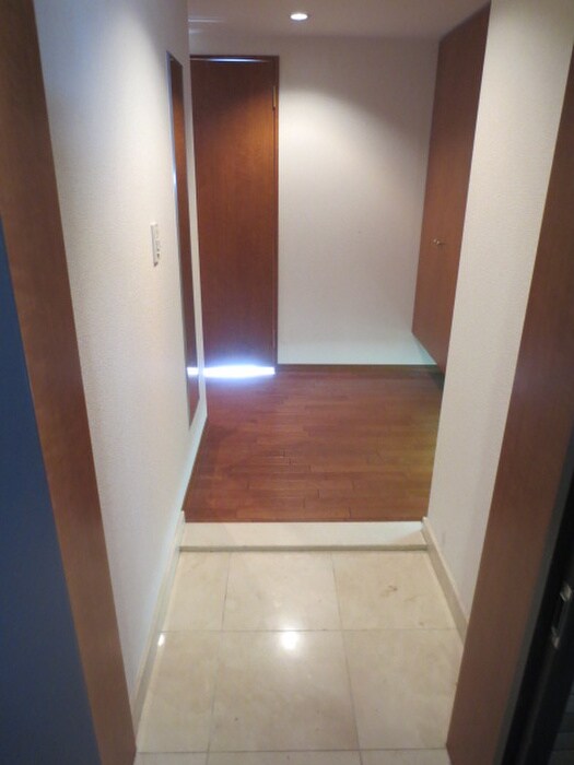 物件内観写真17　(玄関)