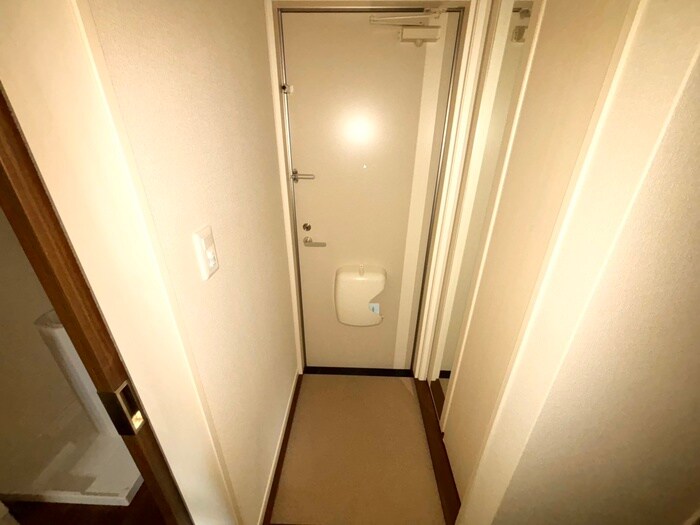 物件内観写真15　(玄関)