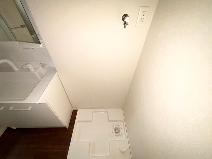 物件内観写真18　(洗濯機置場)