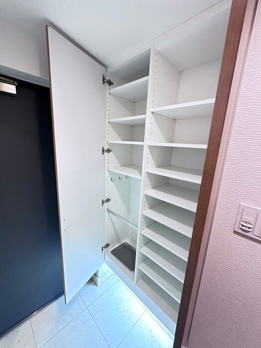 物件内観写真15　(靴箱)