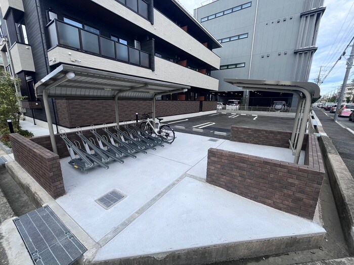 物件外観写真5　(駐輪場)