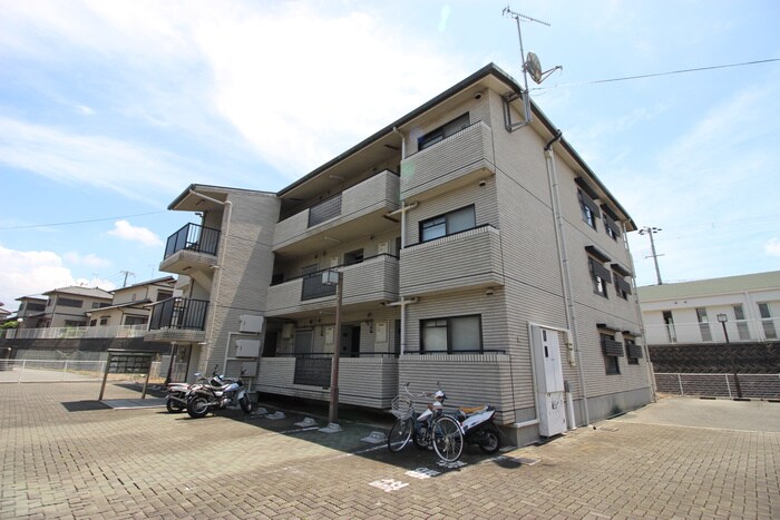 物件外観写真5　(駐輪場)