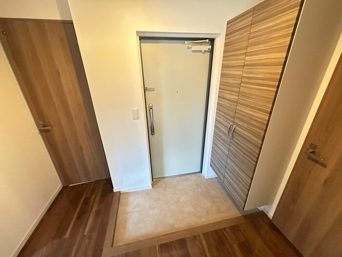 物件内観写真14　(玄関)