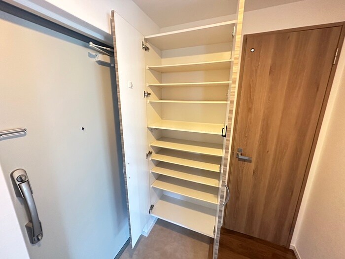 物件内観写真15　(靴箱)