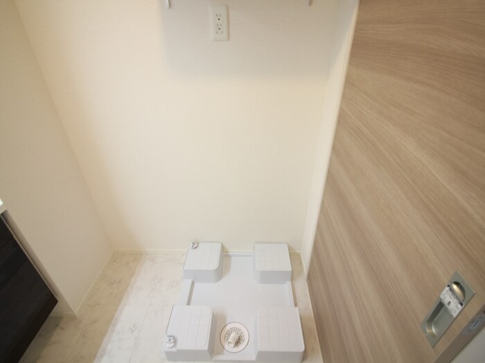 物件内観写真12　(洗濯機置場)