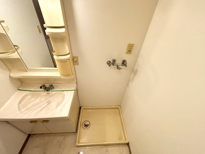 物件内観写真14　(洗濯機置場)