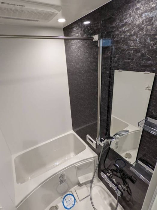 MAIN STAGE The Base Frontのバス