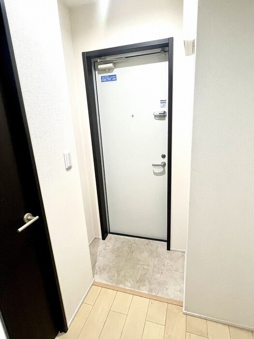 物件内観写真17　(玄関)