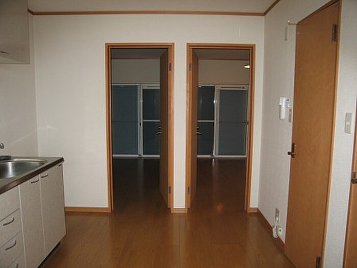 物件内観写真4　(居室)