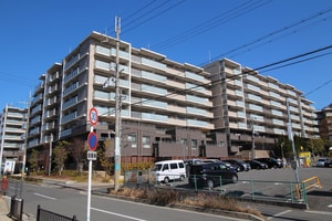 ｸﾞﾗﾝﾛｼﾞｭﾏﾝ豊中少路C棟（817）外観写真