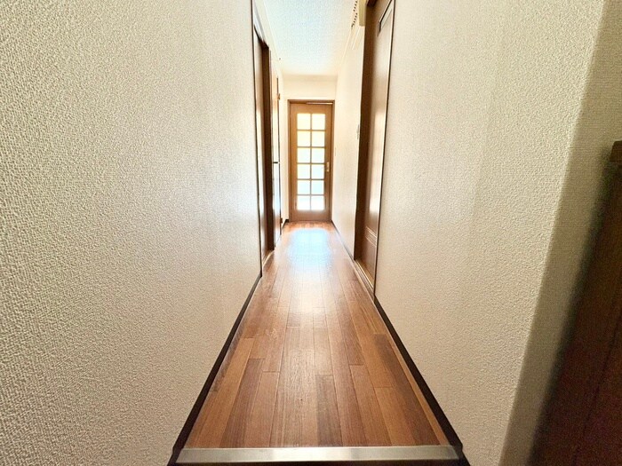 物件内観写真21　(廊下)