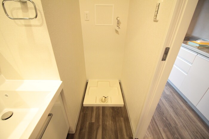 物件内観写真15　(洗濯機置場)