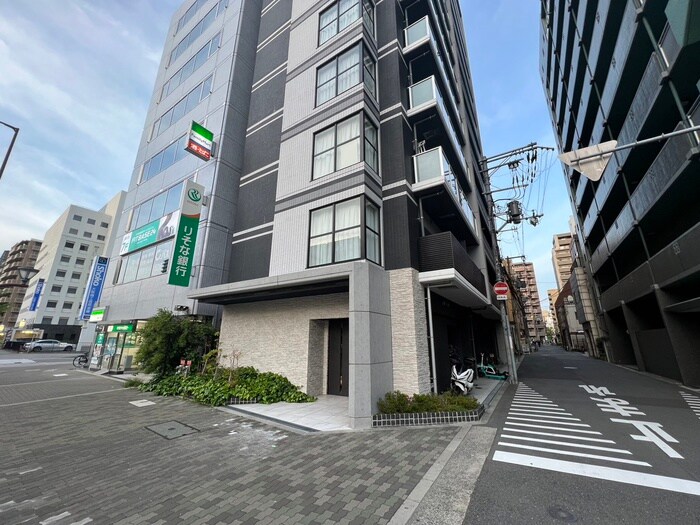 物件外観写真5　(エントランス部分)