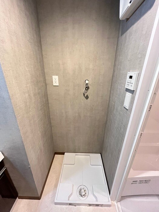 物件内観写真15　(洗濯機置場)