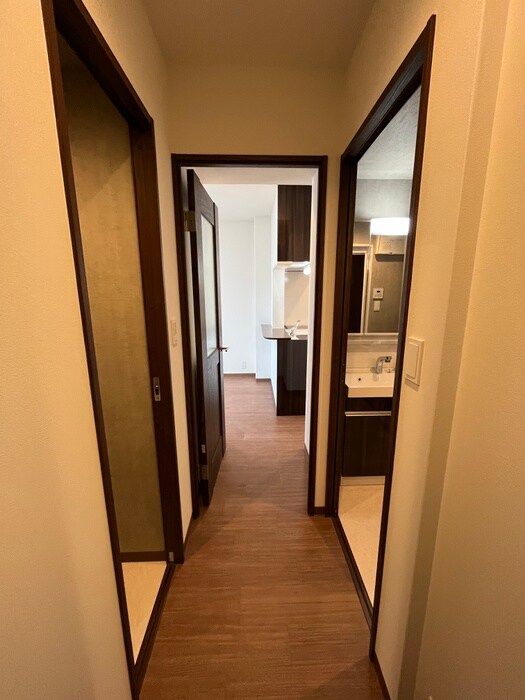 物件内観写真21　(廊下)