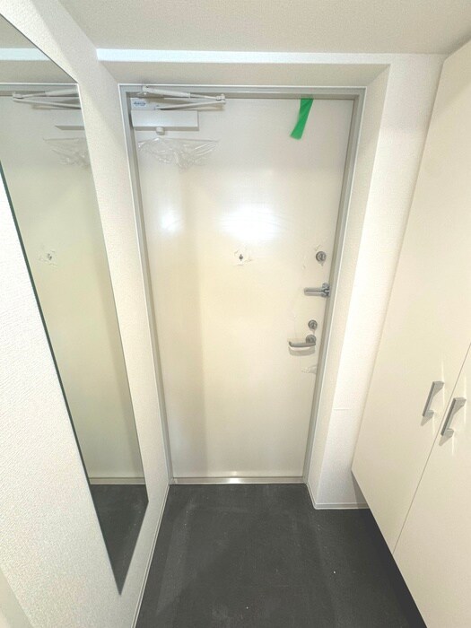 物件内観写真12　(玄関)