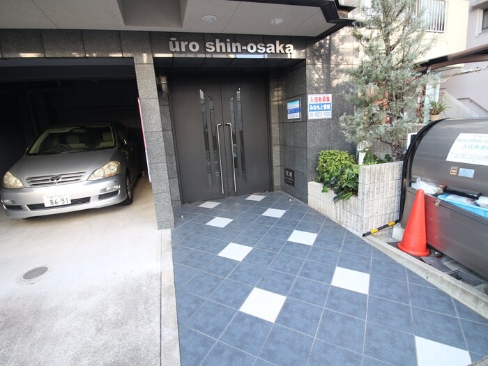 物件外観写真2　(エントランス部分)