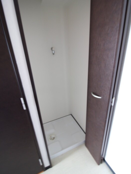 物件内観写真10　(洗濯機置場)