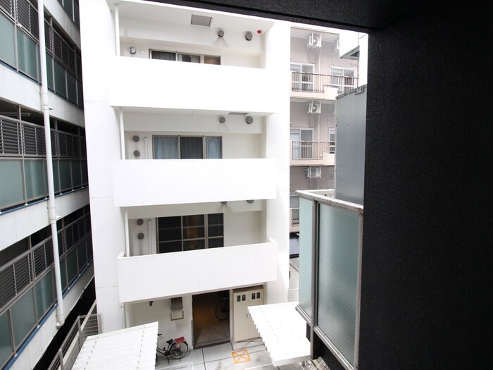 物件内観写真17　(室内からの展望)