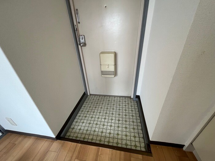 物件内観写真15　(玄関)