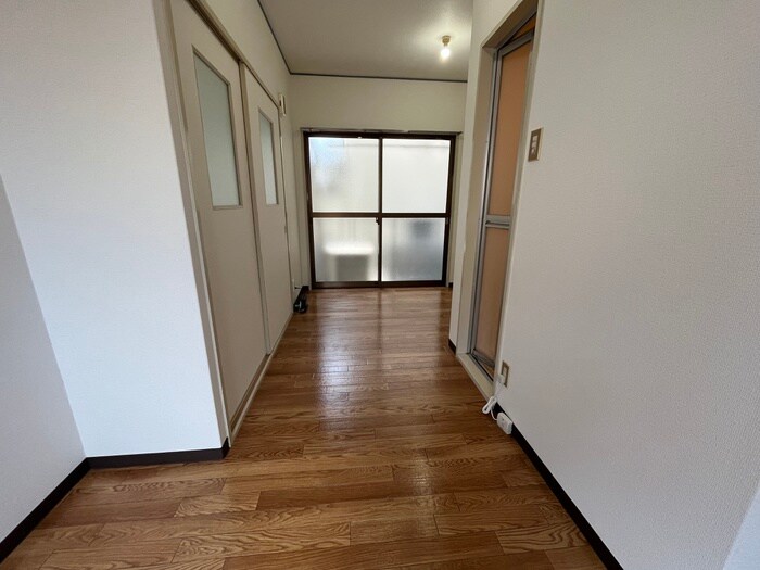 物件内観写真16　(廊下)