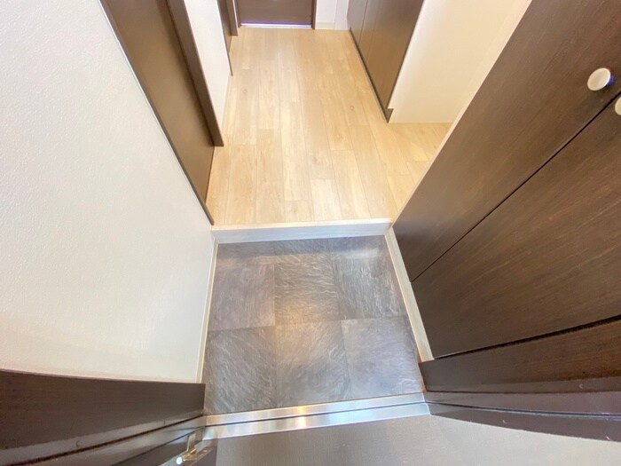 物件内観写真17　(玄関)