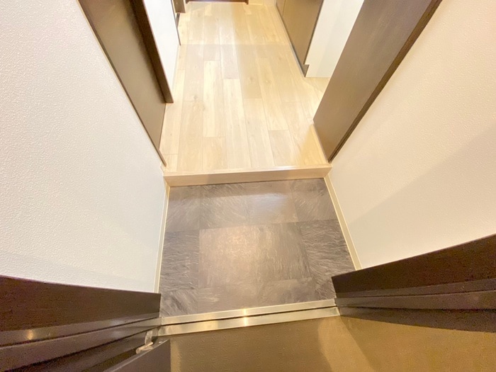 グランレブリー太秦天神川の玄関