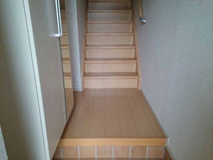物件内観写真15　(玄関)