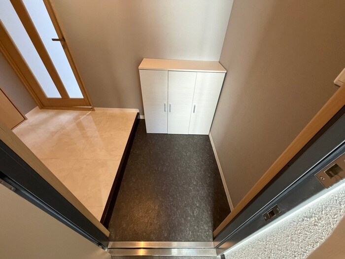 物件内観写真15　(玄関)