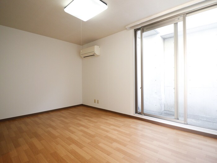 物件内観写真5　(居室)