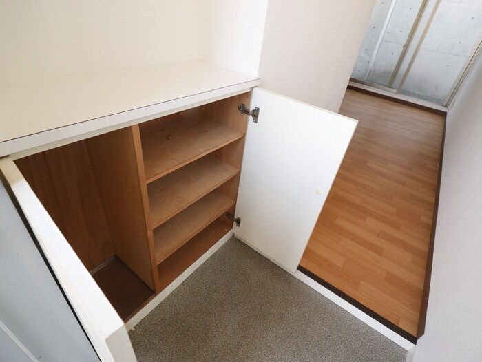 物件内観写真13　(靴箱)