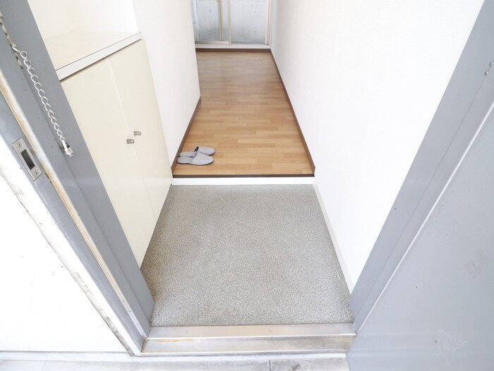 物件内観写真18　(玄関)